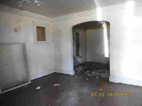 8956 Isham (11)_m.jpg